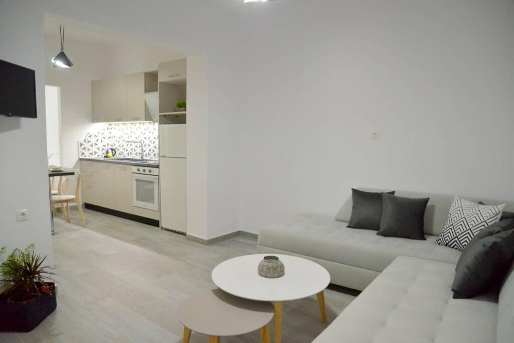 Alisahni Apartment Adamantas  Exterior photo